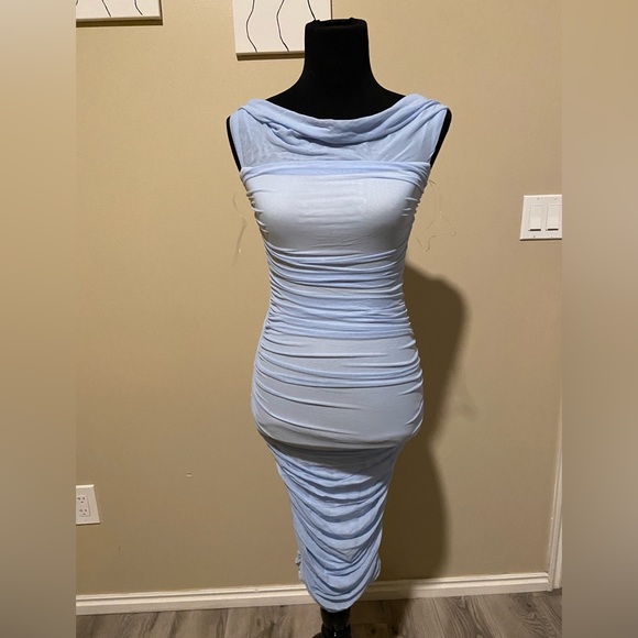 Elegant dress for your party or meeting, so that you look sensational! - Picture 2 of 4
